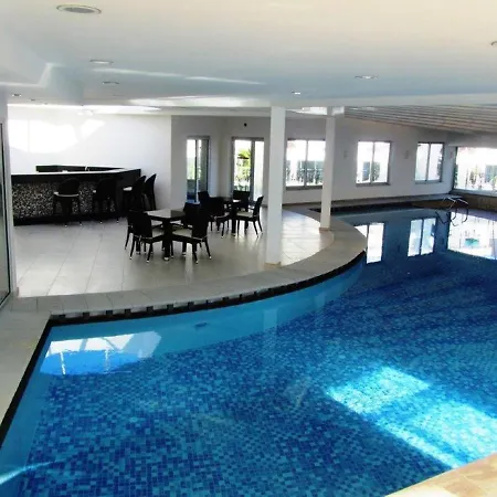 Beautiful In Gated Hill Community 아파트 *